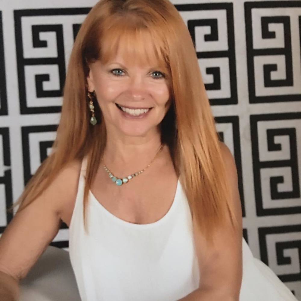 Meet your Posher, Ella